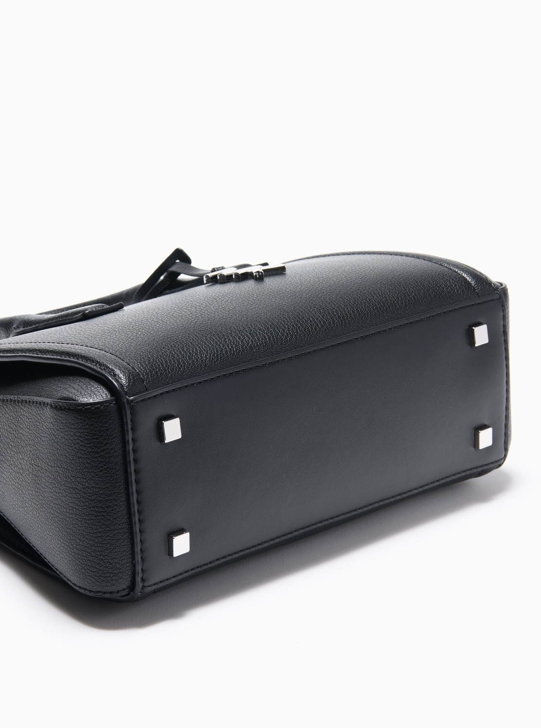 LAILA ぺブルレザー サッチェル スモール