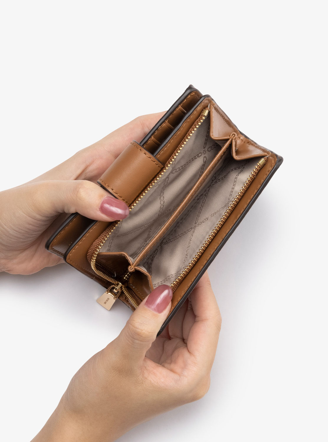 公式アウトレット】GREENWICH タブ ウォレット ミディアム - MK