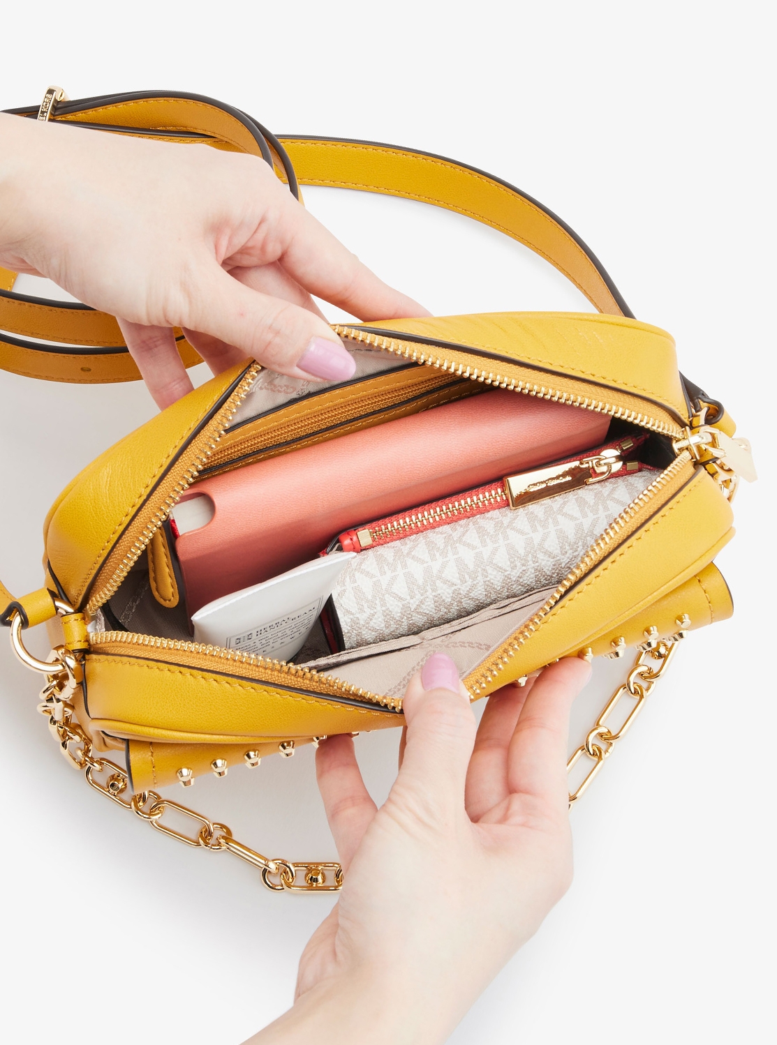 【即購入◎】マイケルコース　チェーンスワッグ カメラクロスボディミディアム MICHAEL KORS（マイケルコース）の「PARKER チェーンスワッグ