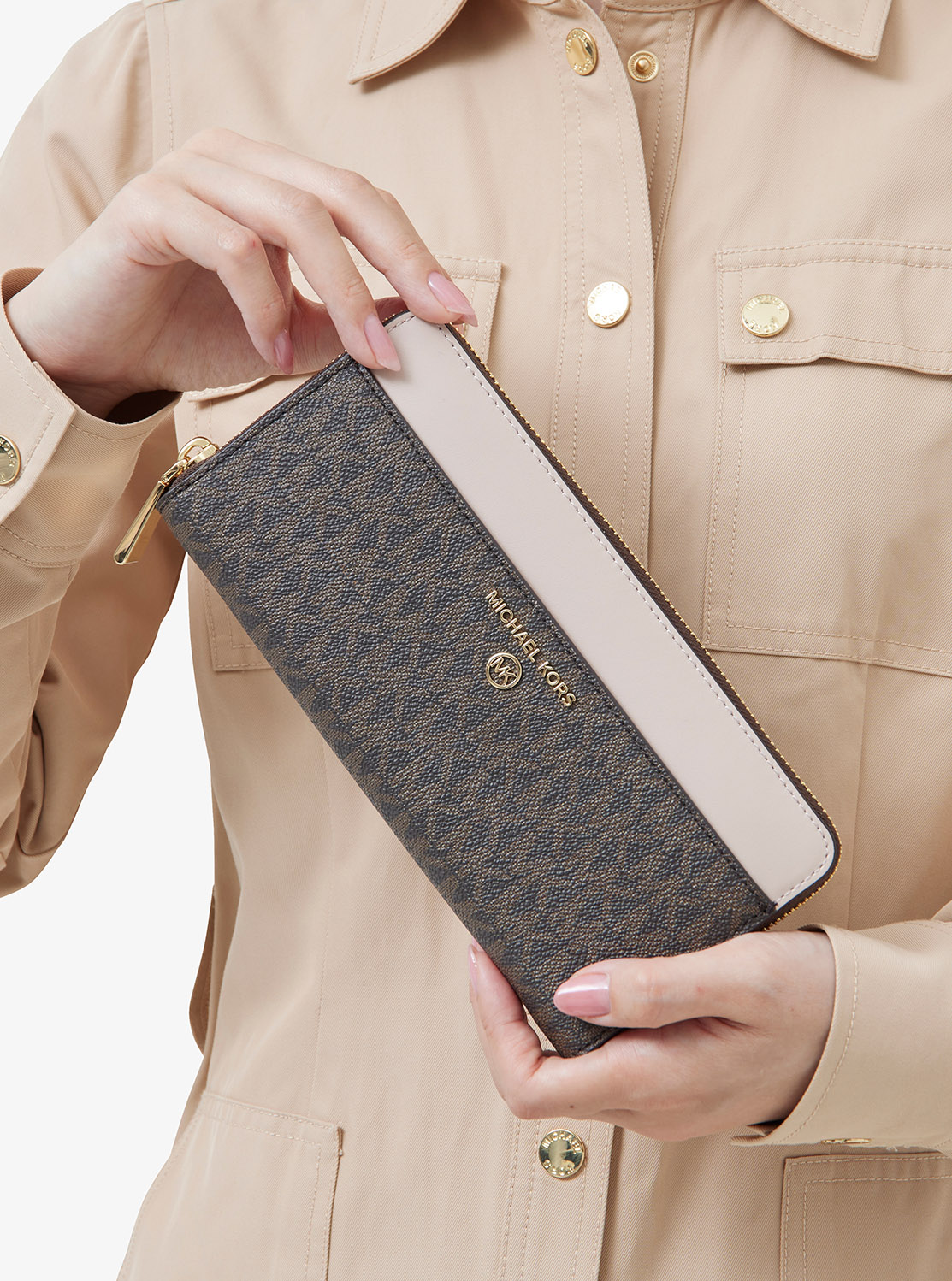 マイケルコース ジップアラウンド コンチネンタル MKシグネチャー バニラ 公式アウトレット】JET SET CHARM ポケット ジップアラウンド